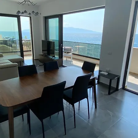 Sunset Beach 3 Bedroom Seaside Apartment Daire *