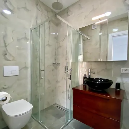 Sunset Beach 3 Bedroom Seaside Apartment Daire