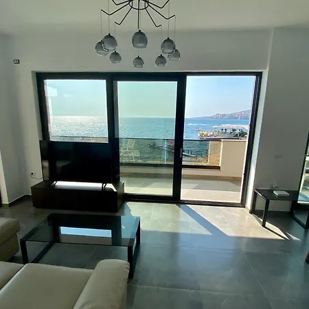 Daire Sunset Beach 3 Bedroom Seaside Apartment *