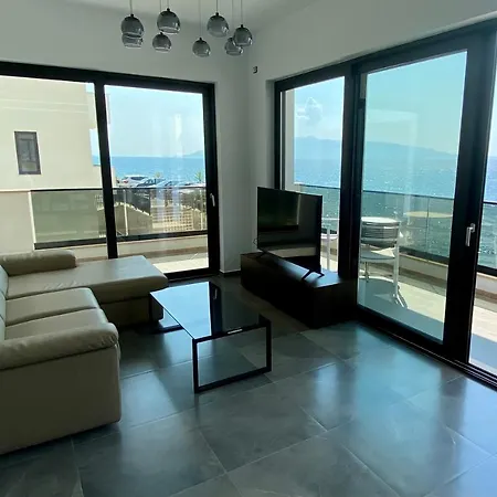 Sunset Beach 3 Bedroom Seaside Apartment Daire *