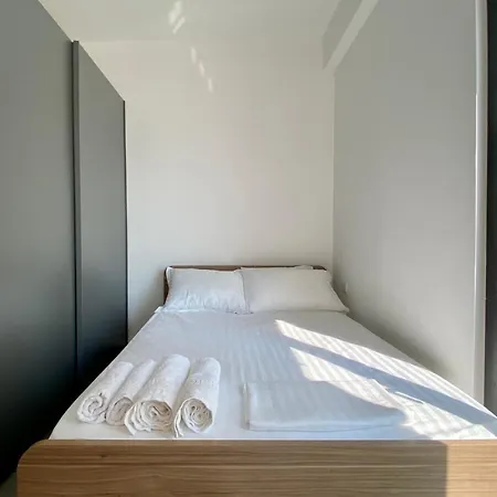 Sunset Beach 3 Bedroom Seaside Apartment